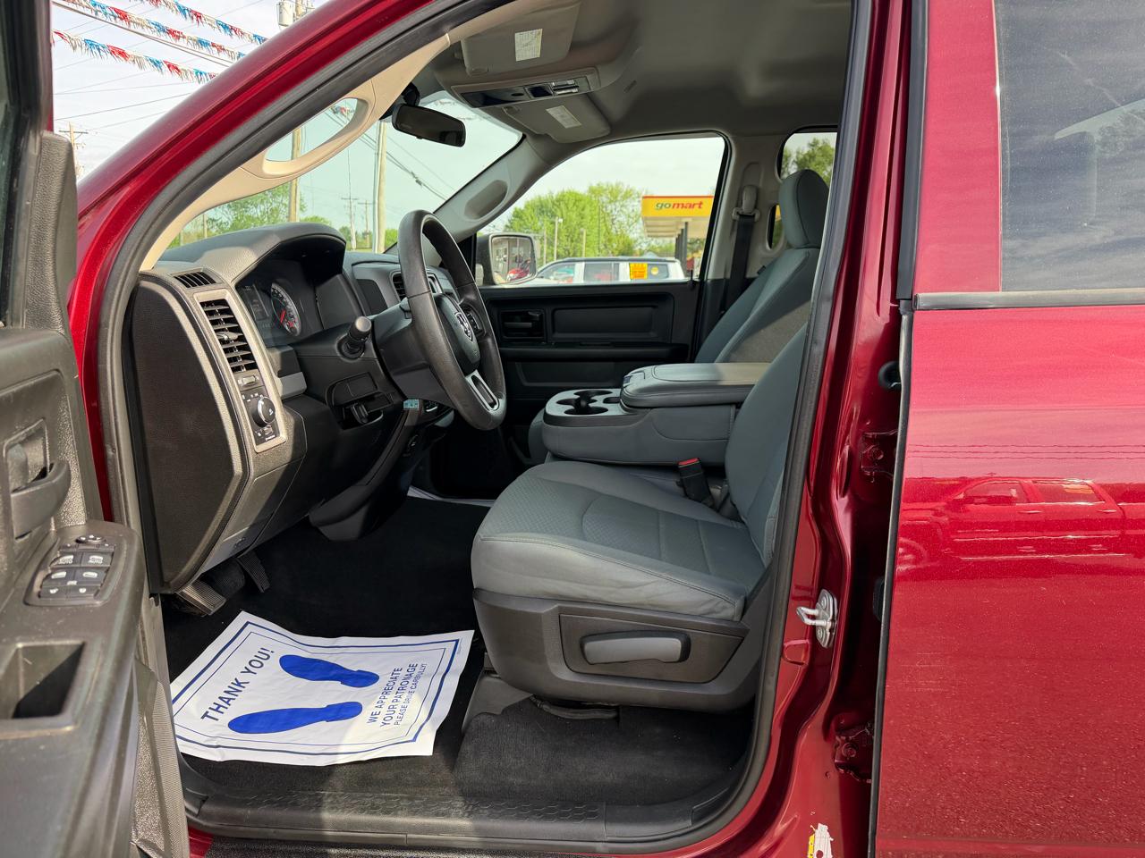 RAM 1500 Classic Express 4x4 Quad Cab 6'4" Box 2019