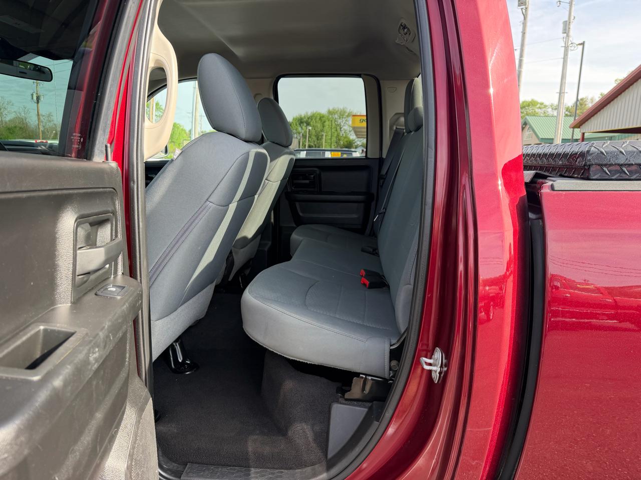 RAM 1500 Classic Express 4x4 Quad Cab 6'4" Box 2019