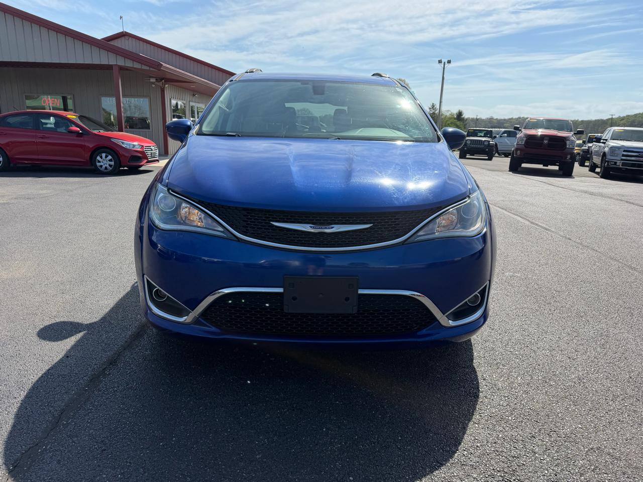 Chrysler Pacifica Touring L FWD 2020