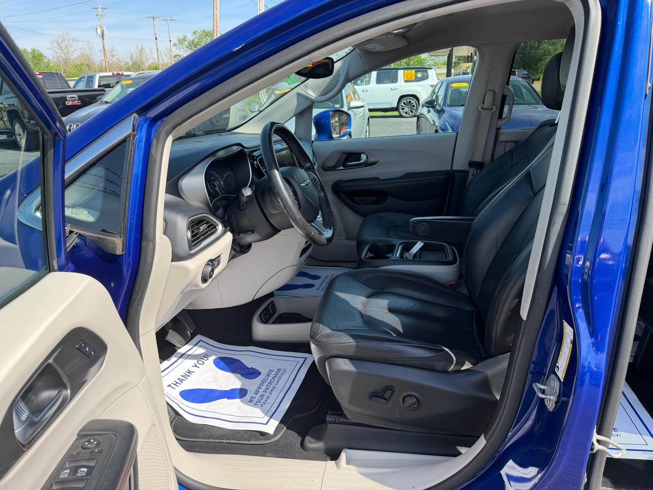 Chrysler Pacifica Touring L FWD 2020