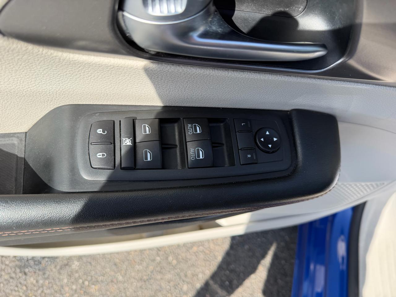 Chrysler Pacifica Touring L FWD 2020