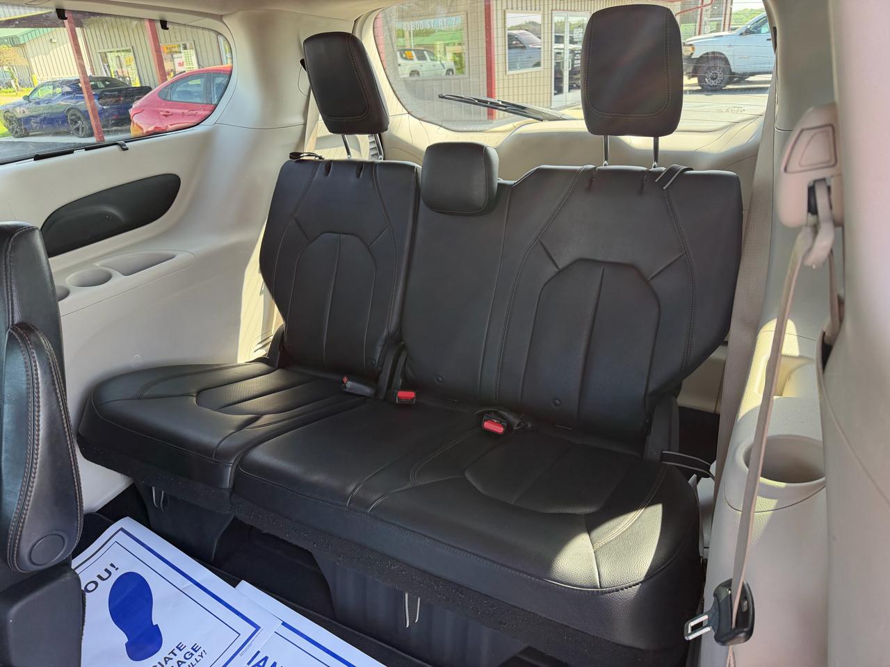 Chrysler Pacifica Touring L FWD 2020