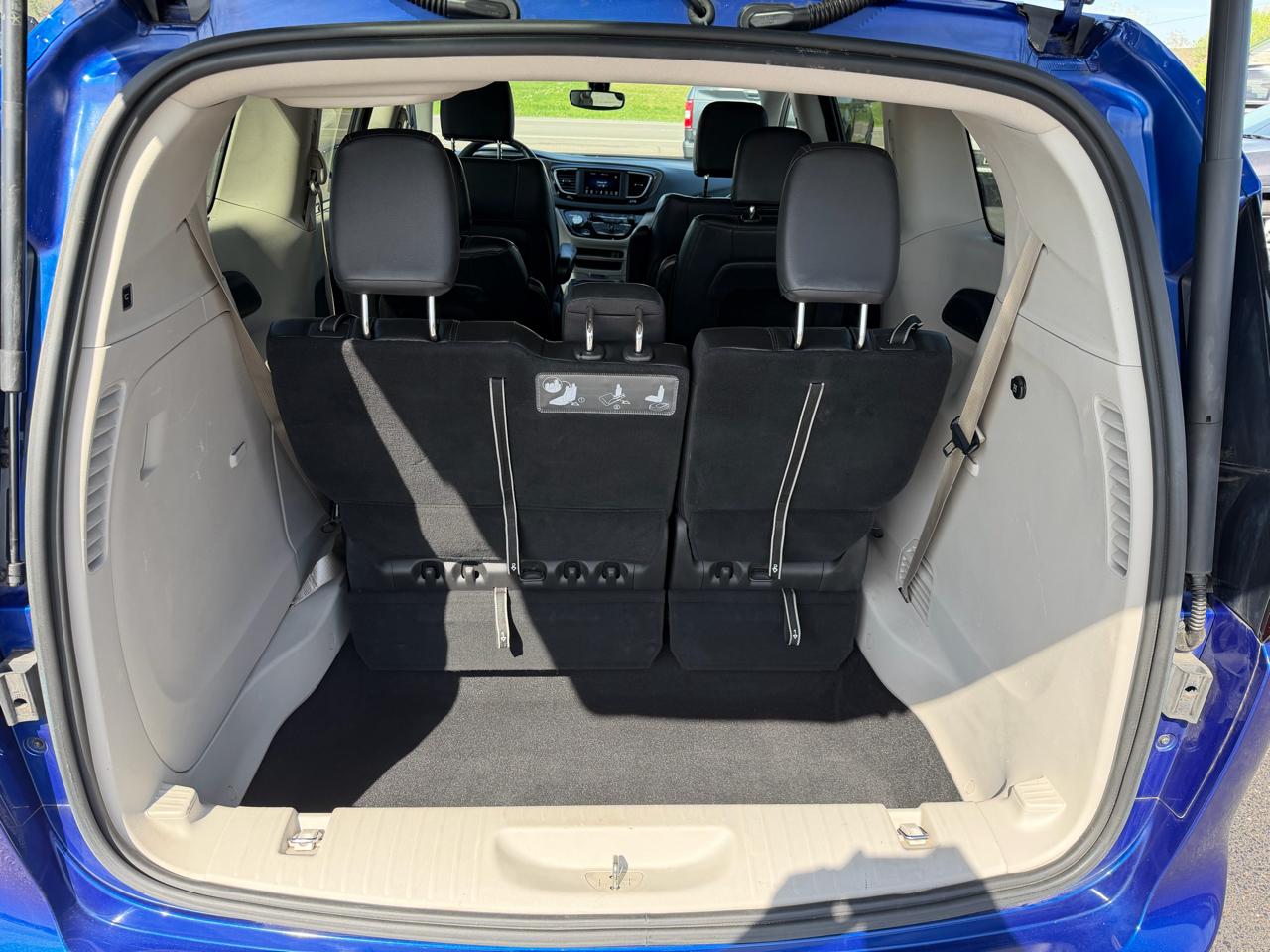 Chrysler Pacifica Touring L FWD 2020