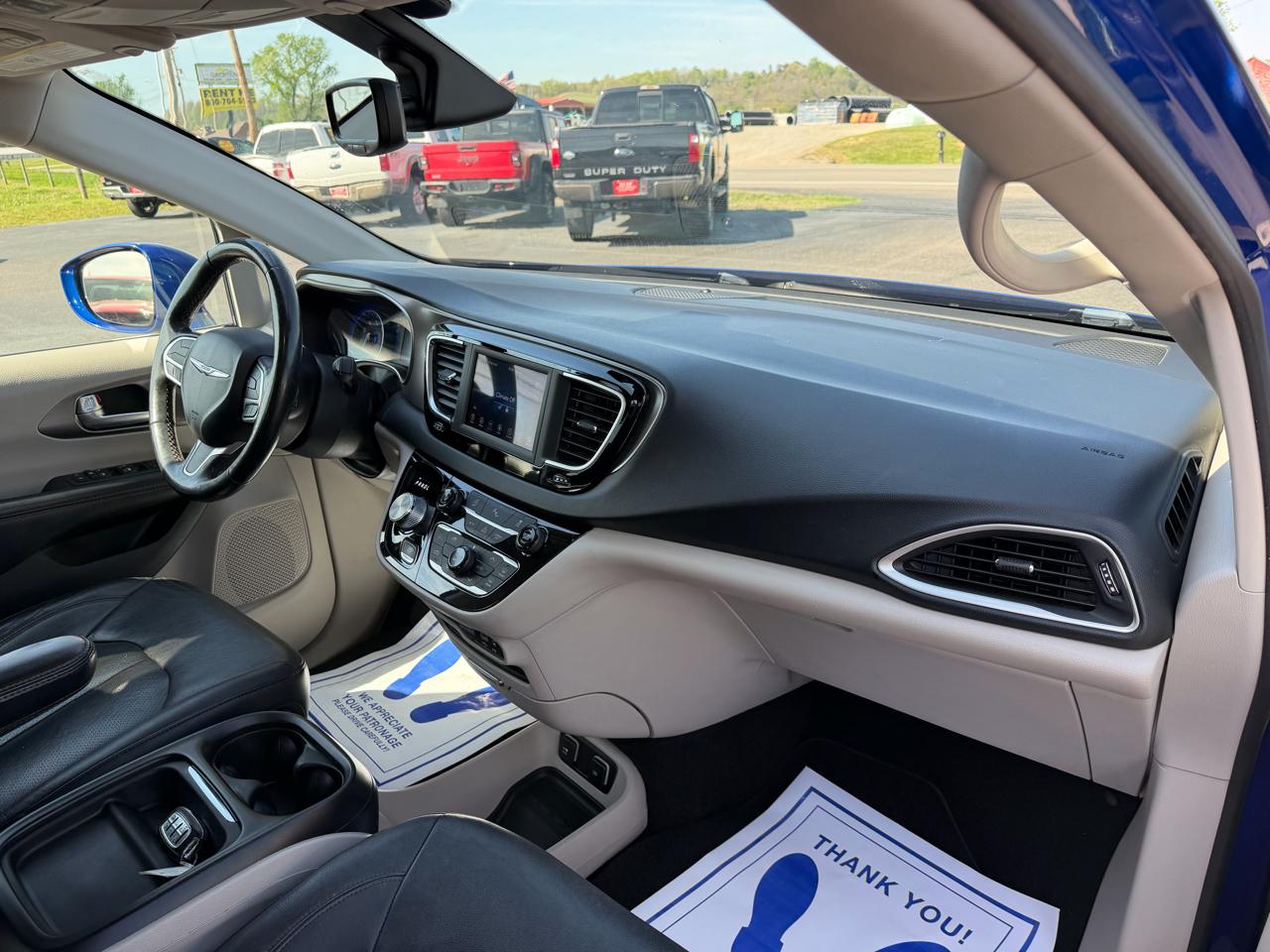 Chrysler Pacifica Touring L FWD 2020