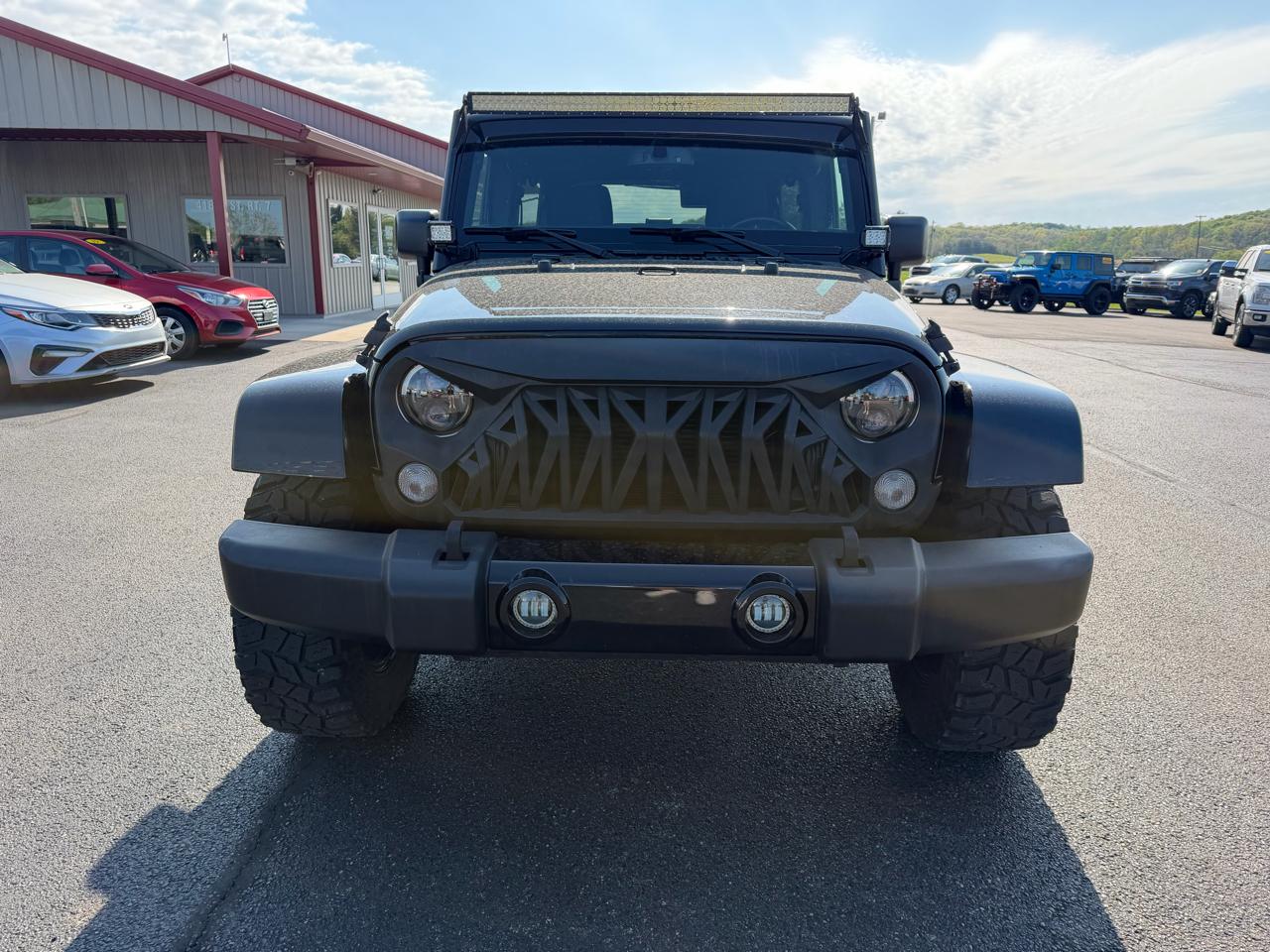 Jeep Wrangler Unlimited 4WD 4dr Sahara 2016