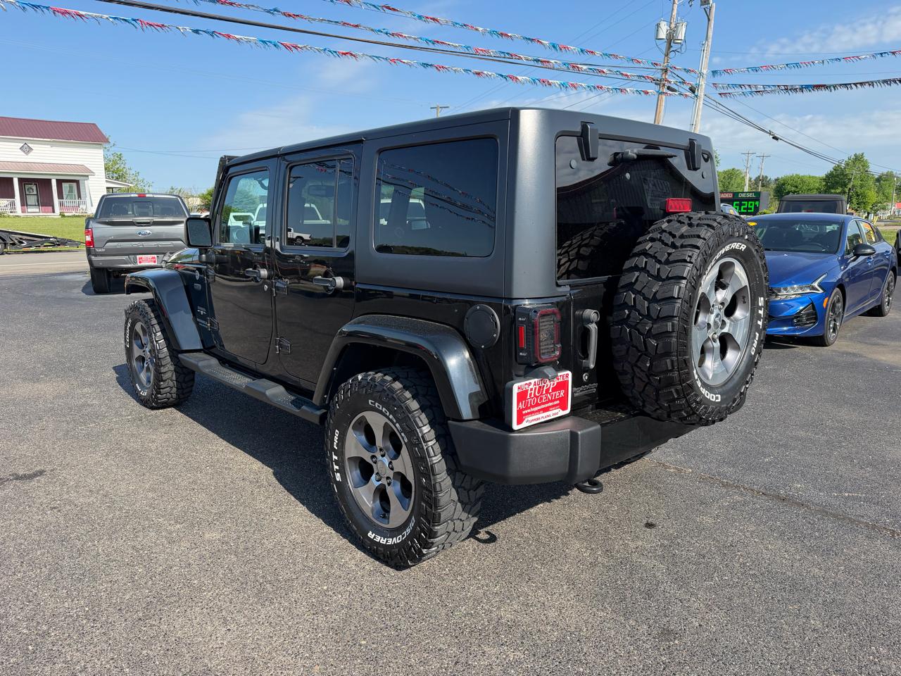Jeep Wrangler Unlimited 4WD 4dr Sahara 2016