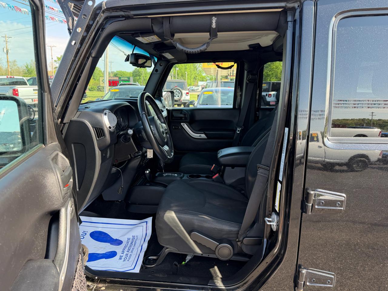 Jeep Wrangler Unlimited 4WD 4dr Sahara 2016