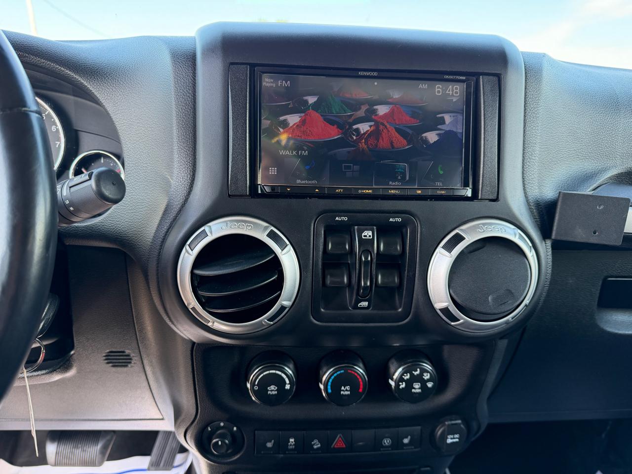 Jeep Wrangler Unlimited 4WD 4dr Sahara 2016