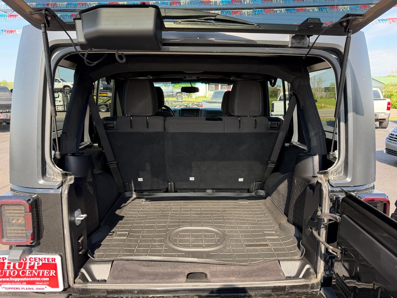 Jeep Wrangler Unlimited 4WD 4dr Sahara 2016