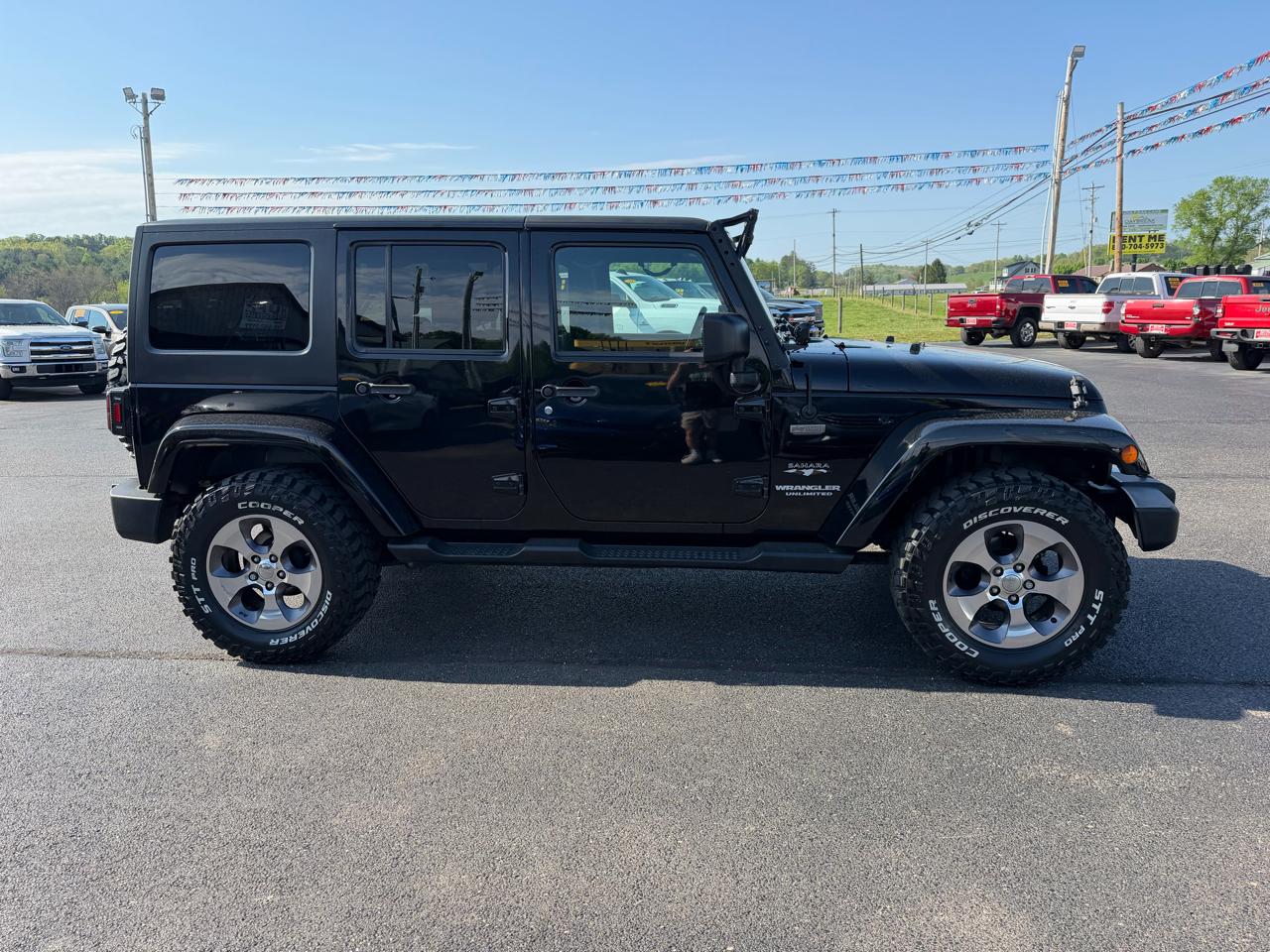 Jeep Wrangler Unlimited 4WD 4dr Sahara 2016
