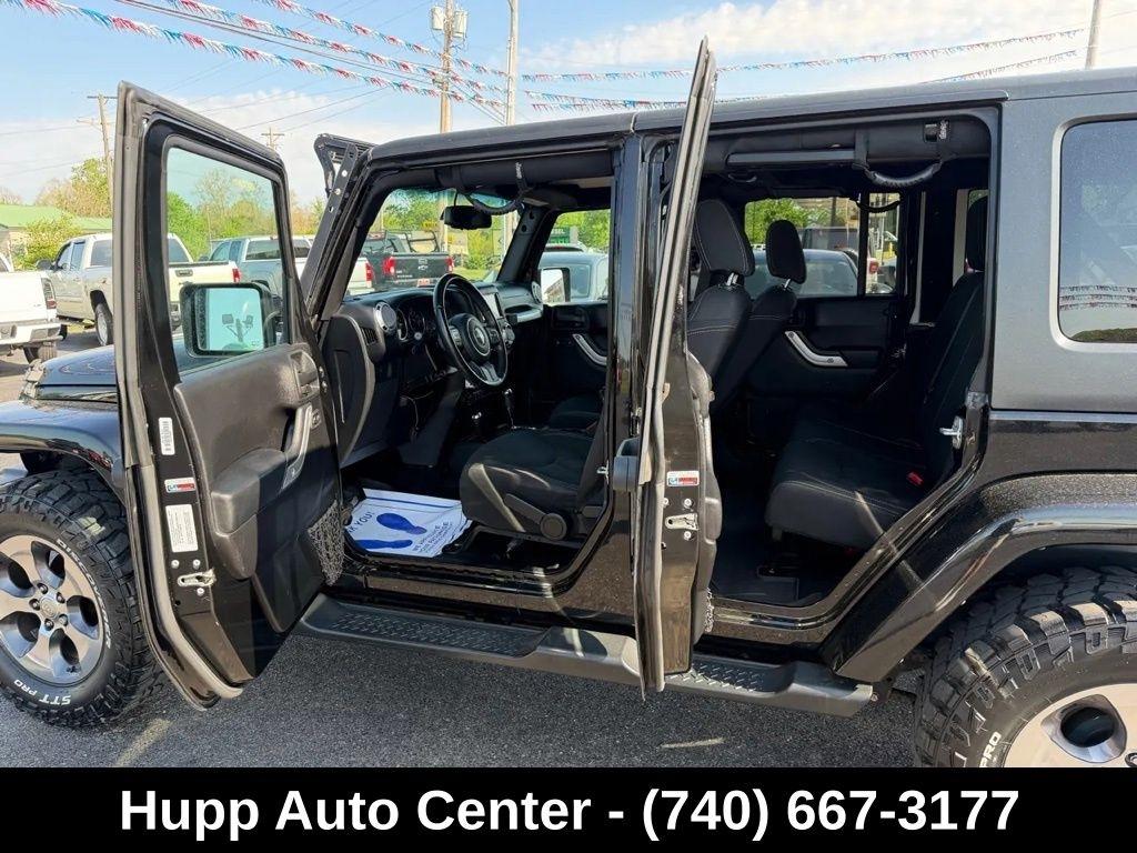 Jeep Wrangler Unlimited 4WD 4dr Sahara 2016