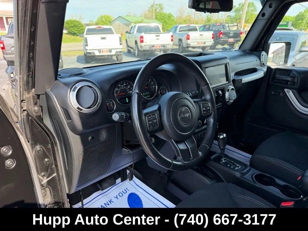 Jeep Wrangler Unlimited 4WD 4dr Sahara 2016