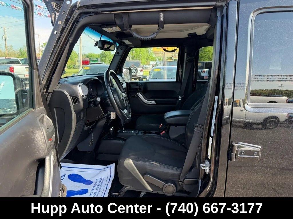 Jeep Wrangler Unlimited 4WD 4dr Sahara 2016