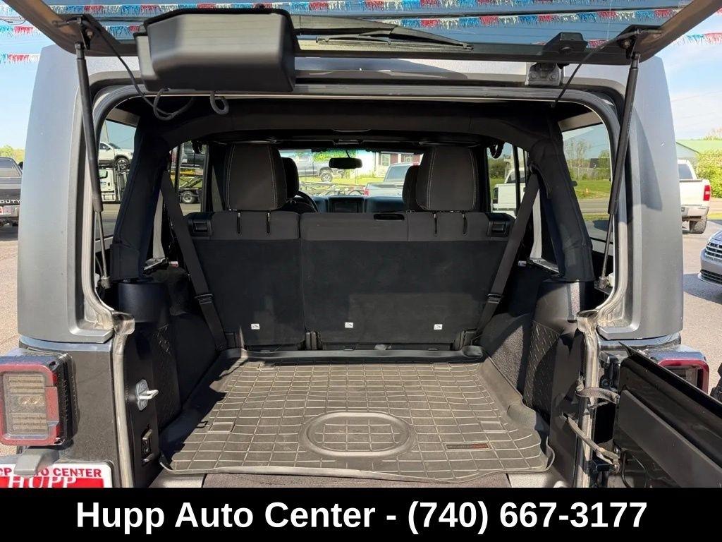 Jeep Wrangler Unlimited 4WD 4dr Sahara 2016