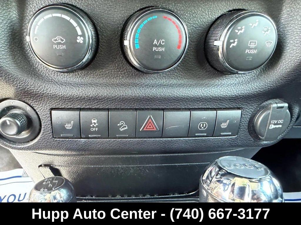 Jeep Wrangler Unlimited 4WD 4dr Sahara 2016
