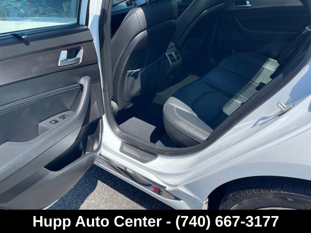 Hyundai Sonata 4dr Sdn 2.0T Limited w/Gray Accents 2015