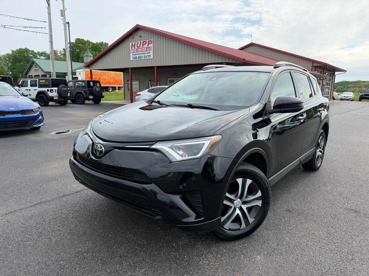 Toyota RAV4 LE AWD (Natl) 2017