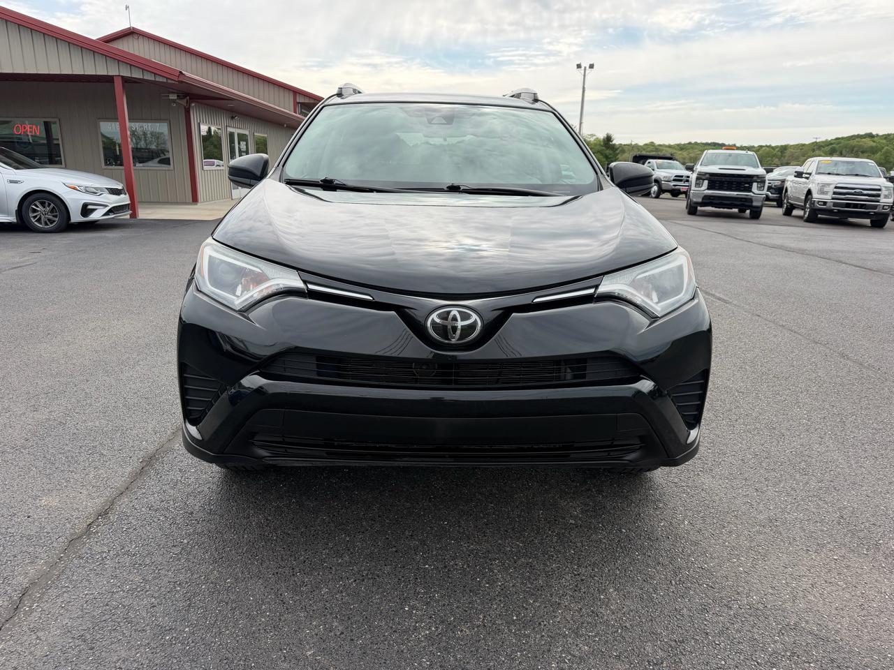 Toyota RAV4 LE AWD (Natl) 2017