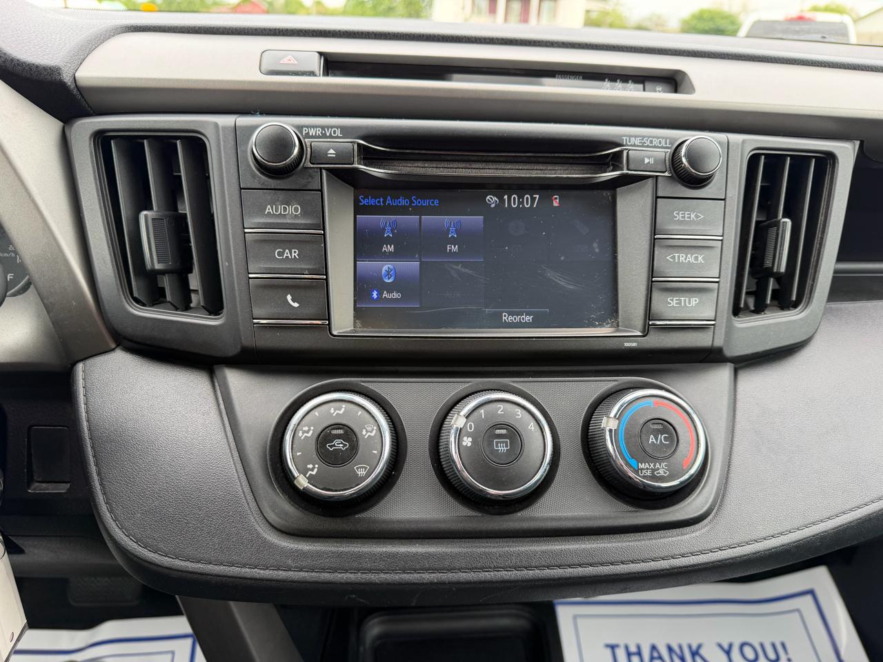 Toyota RAV4 LE AWD (Natl) 2017