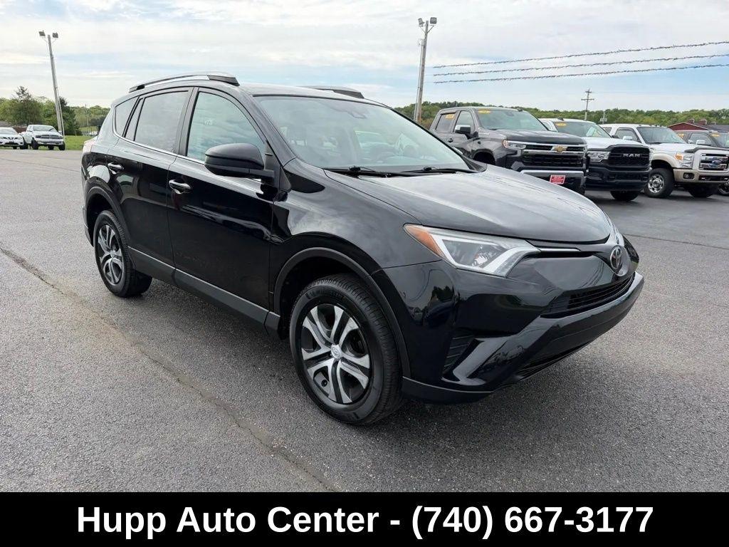 Toyota RAV4 LE AWD (Natl) 2017