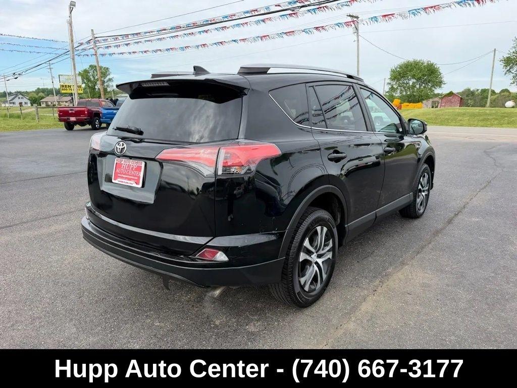 Toyota RAV4 LE AWD (Natl) 2017