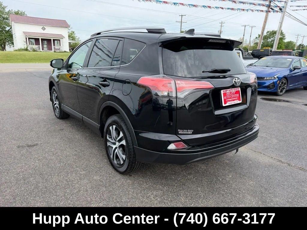 Toyota RAV4 LE AWD (Natl) 2017
