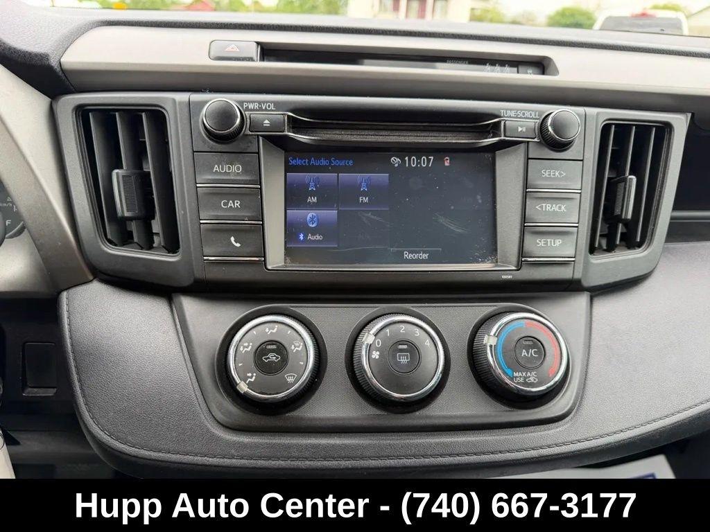 Toyota RAV4 LE AWD (Natl) 2017