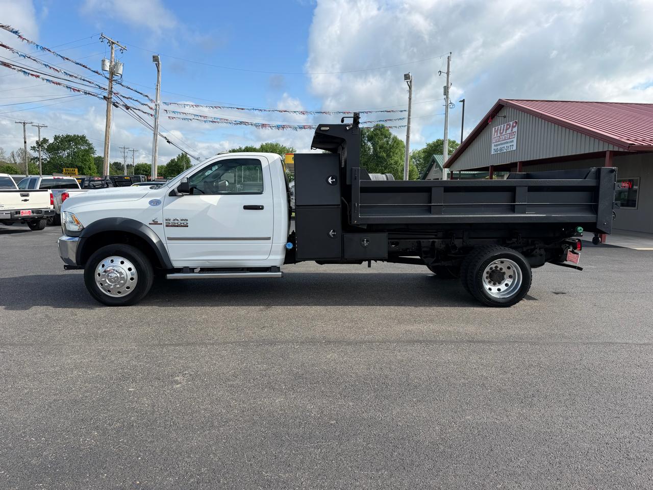 RAM 5500 Chassis Cab Tradesman 4x4 Reg Cab 108" CA 192.5" WB 2017