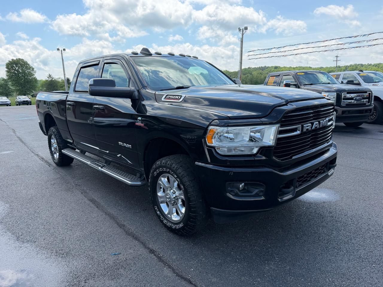 RAM 2500 Big Horn 4x4 Crew Cab 6'4" Box 2021