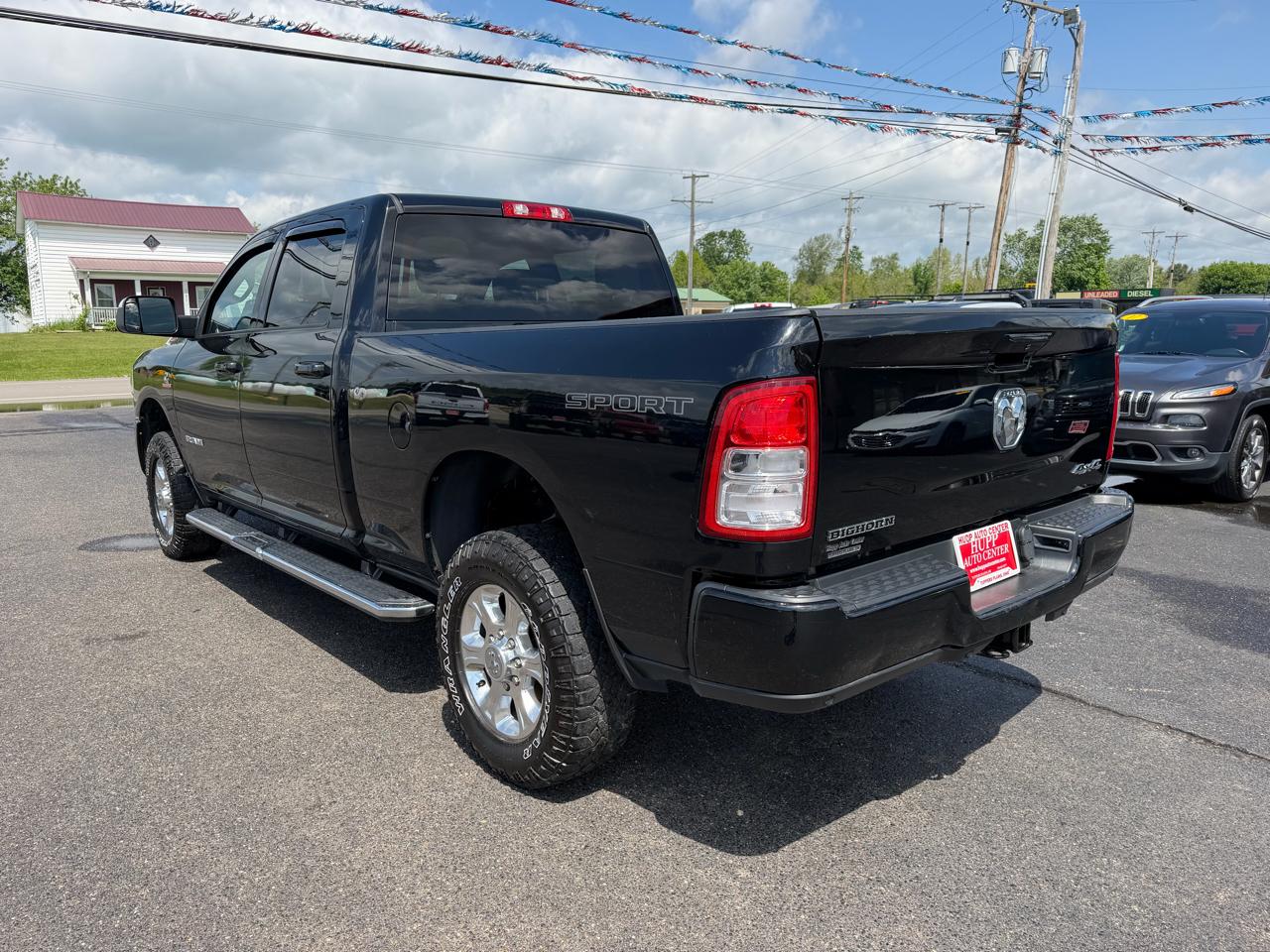 RAM 2500 Big Horn 4x4 Crew Cab 6'4" Box 2021