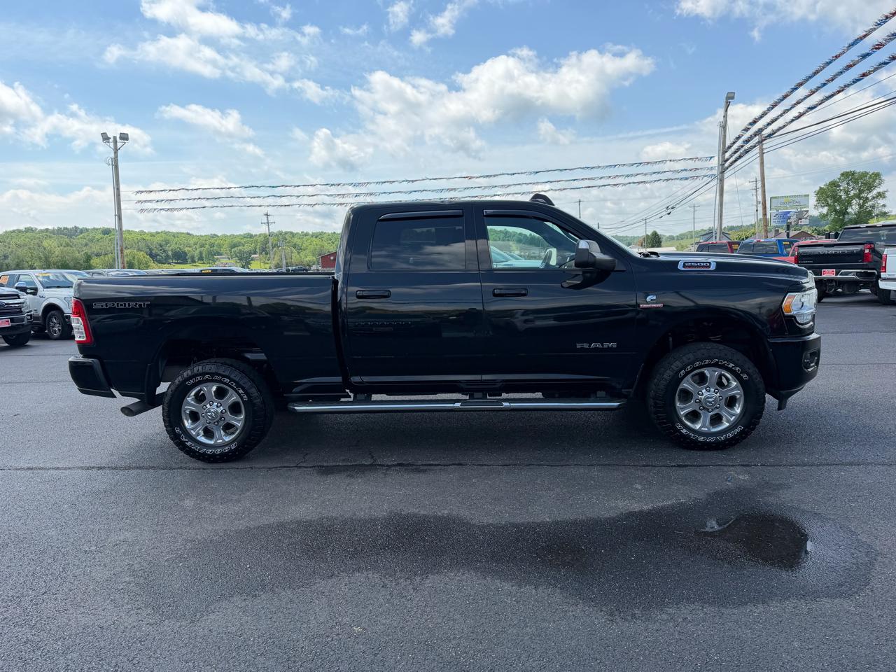 RAM 2500 Big Horn 4x4 Crew Cab 6'4" Box 2021