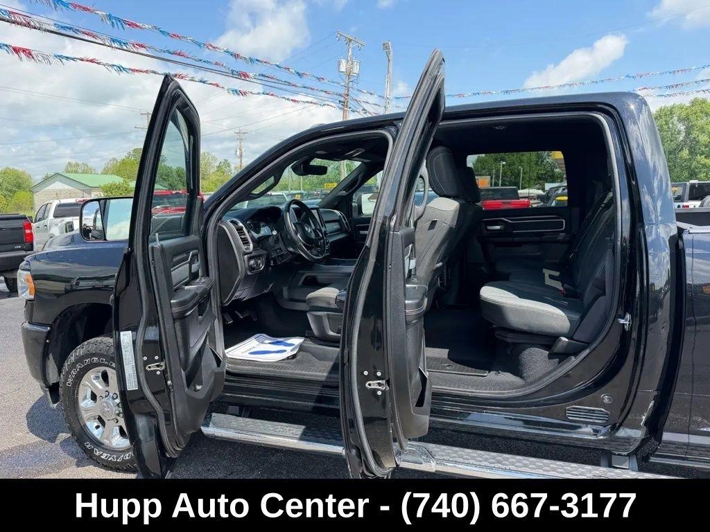 RAM 2500 Big Horn 4x4 Crew Cab 6'4" Box 2021