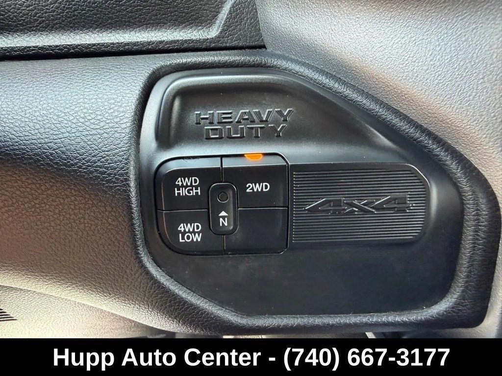 RAM 2500 Big Horn 4x4 Crew Cab 6'4" Box 2021