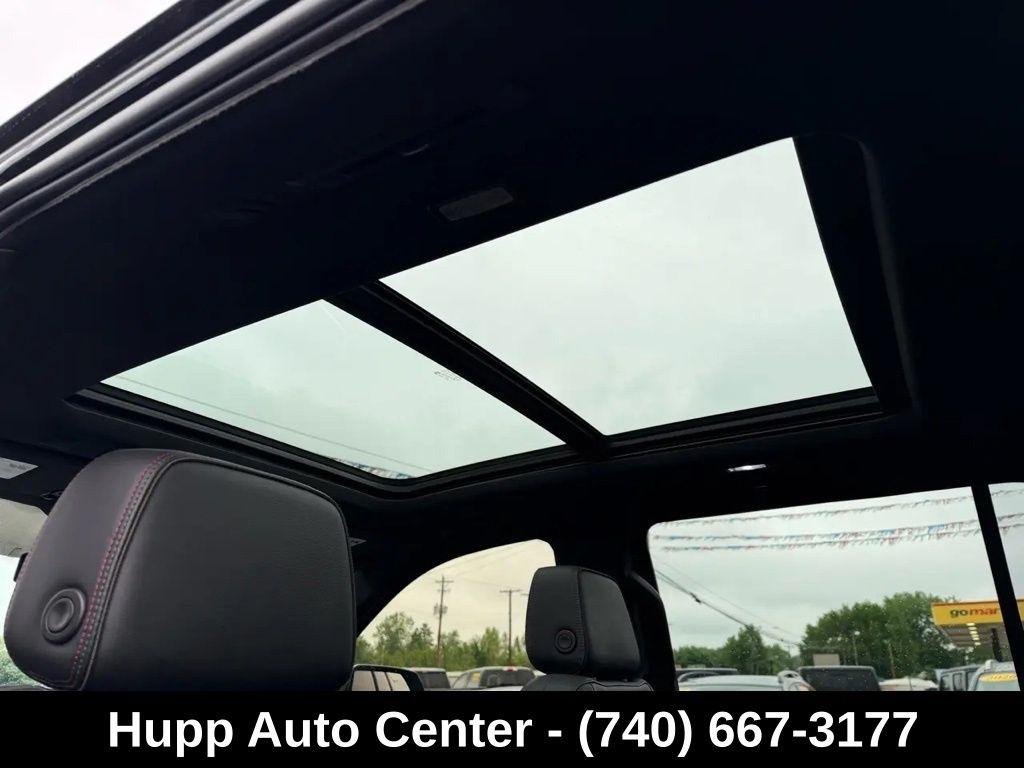 Chevrolet Suburban 4WD 4dr RST 2022
