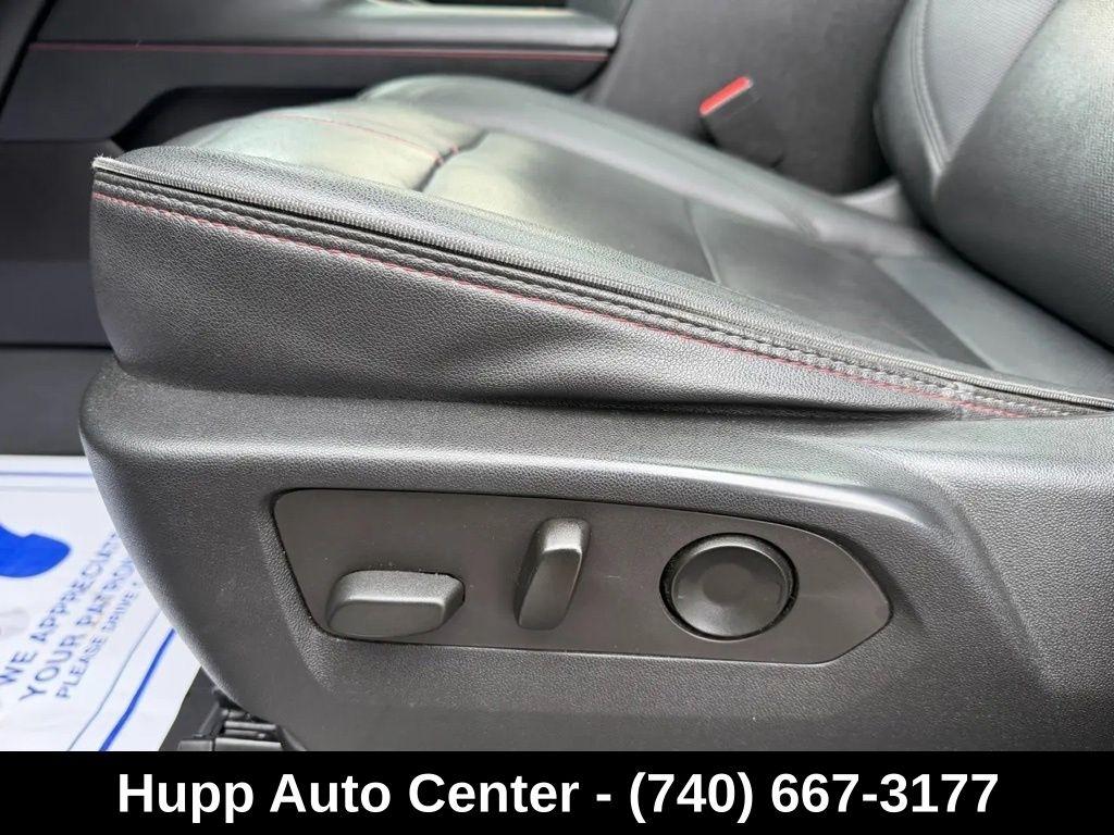 Chevrolet Suburban 4WD 4dr RST 2022