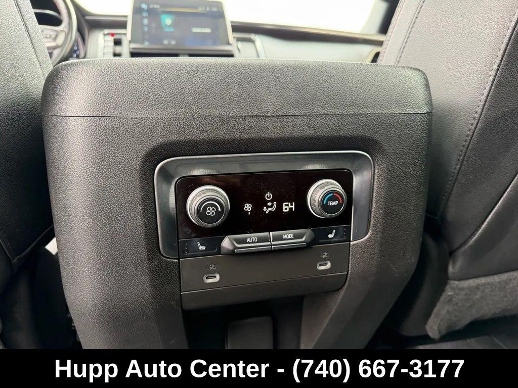 Chevrolet Suburban 4WD 4dr RST 2022