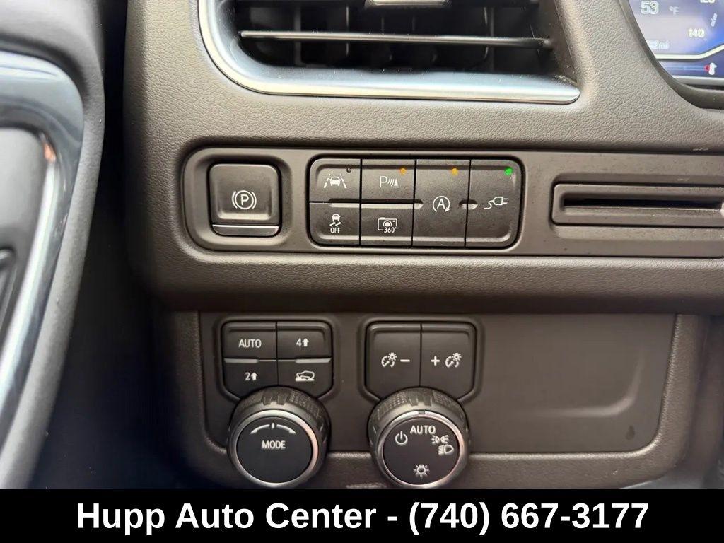 Chevrolet Suburban 4WD 4dr RST 2022