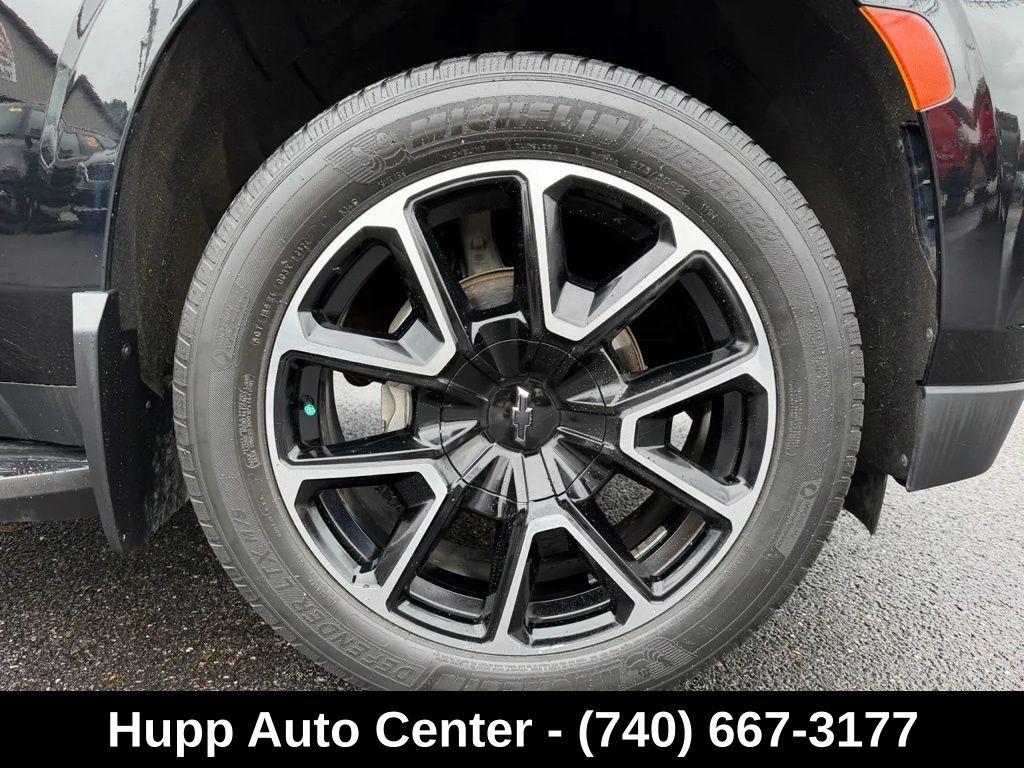 Chevrolet Suburban 4WD 4dr RST 2022