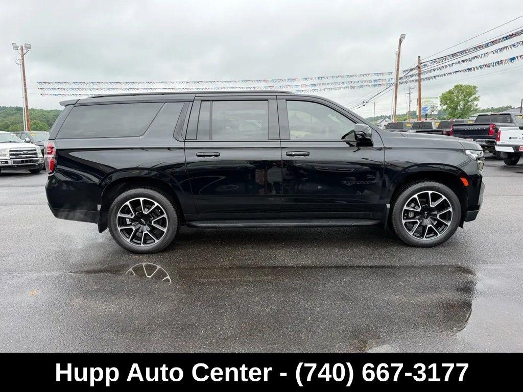 Chevrolet Suburban 4WD 4dr RST 2022