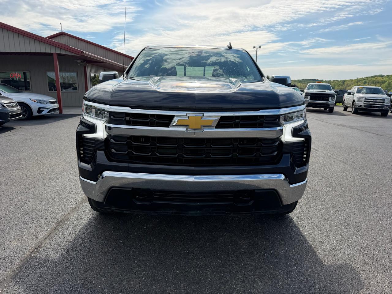 Chevrolet Silverado 1500 4WD Crew Cab 147" LT w/1LT 2022