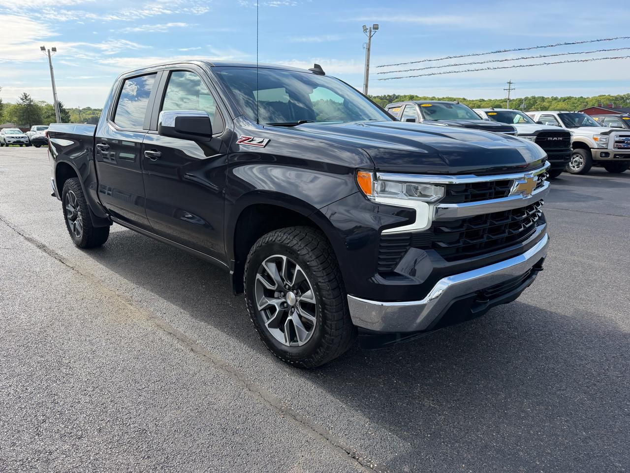 Chevrolet Silverado 1500 4WD Crew Cab 147" LT w/1LT 2022