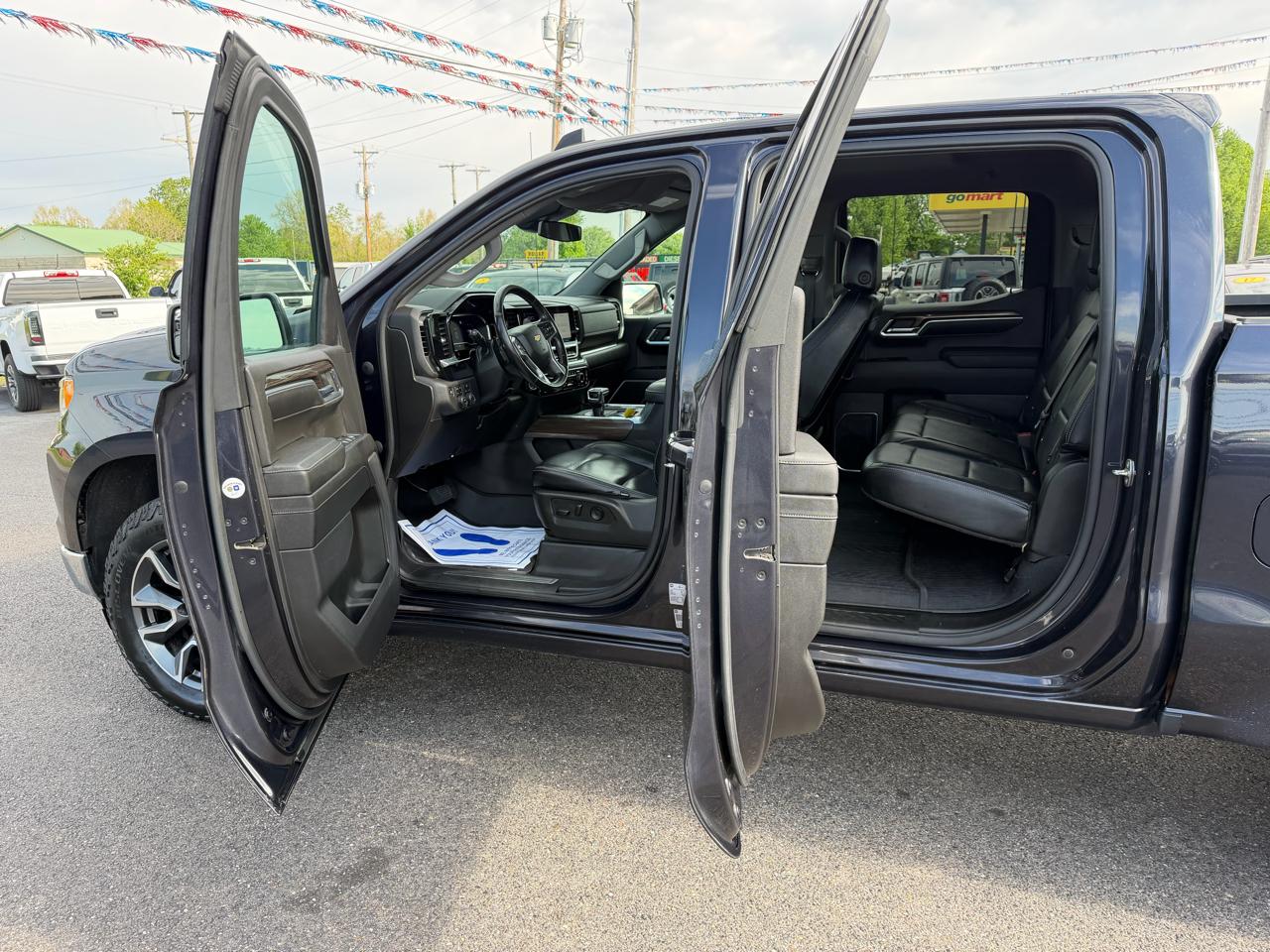 Chevrolet Silverado 1500 4WD Crew Cab 147" LT w/1LT 2022