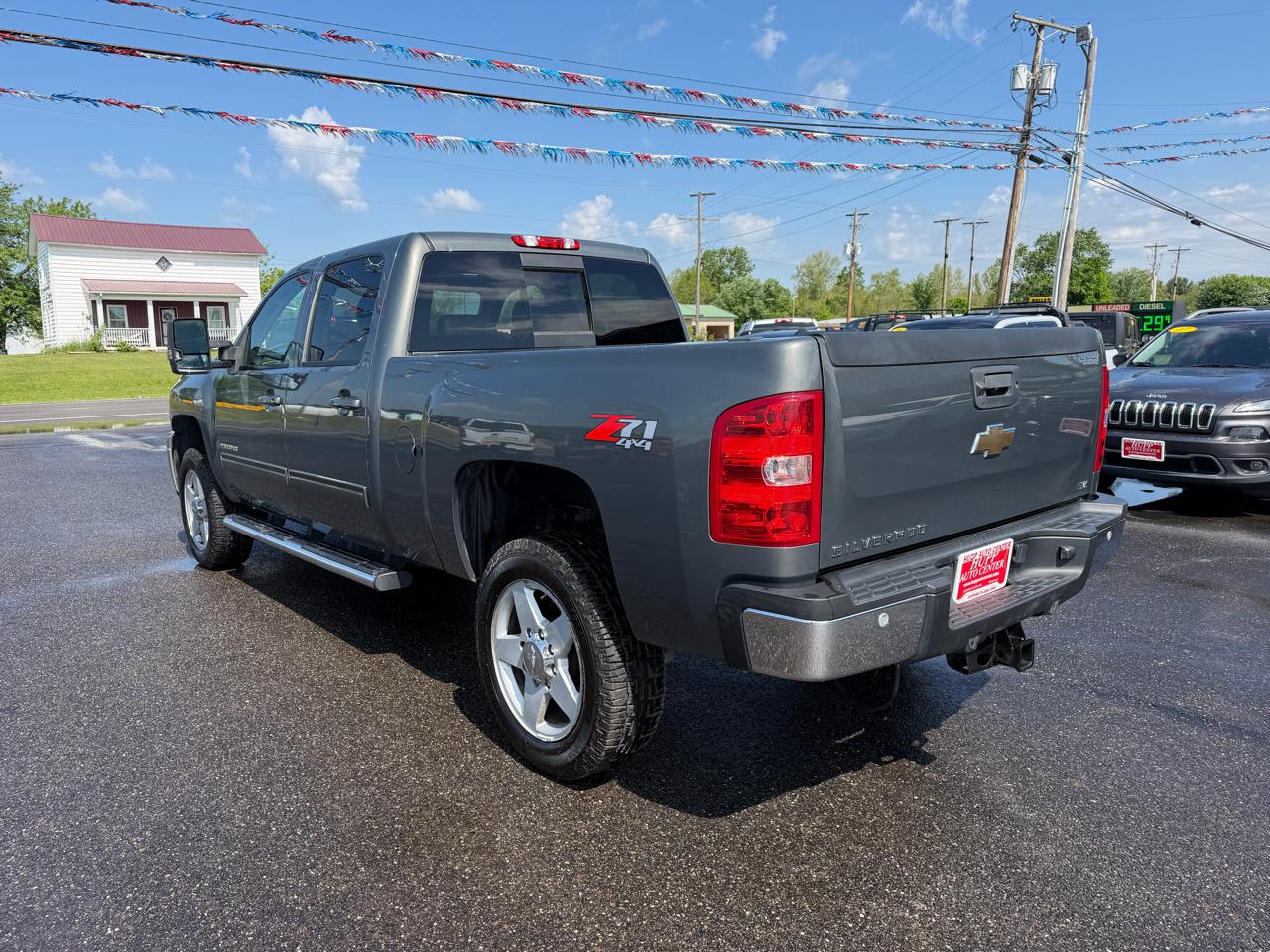 Chevrolet Silverado 2500HD 4WD Crew Cab 153.7" LTZ 2011