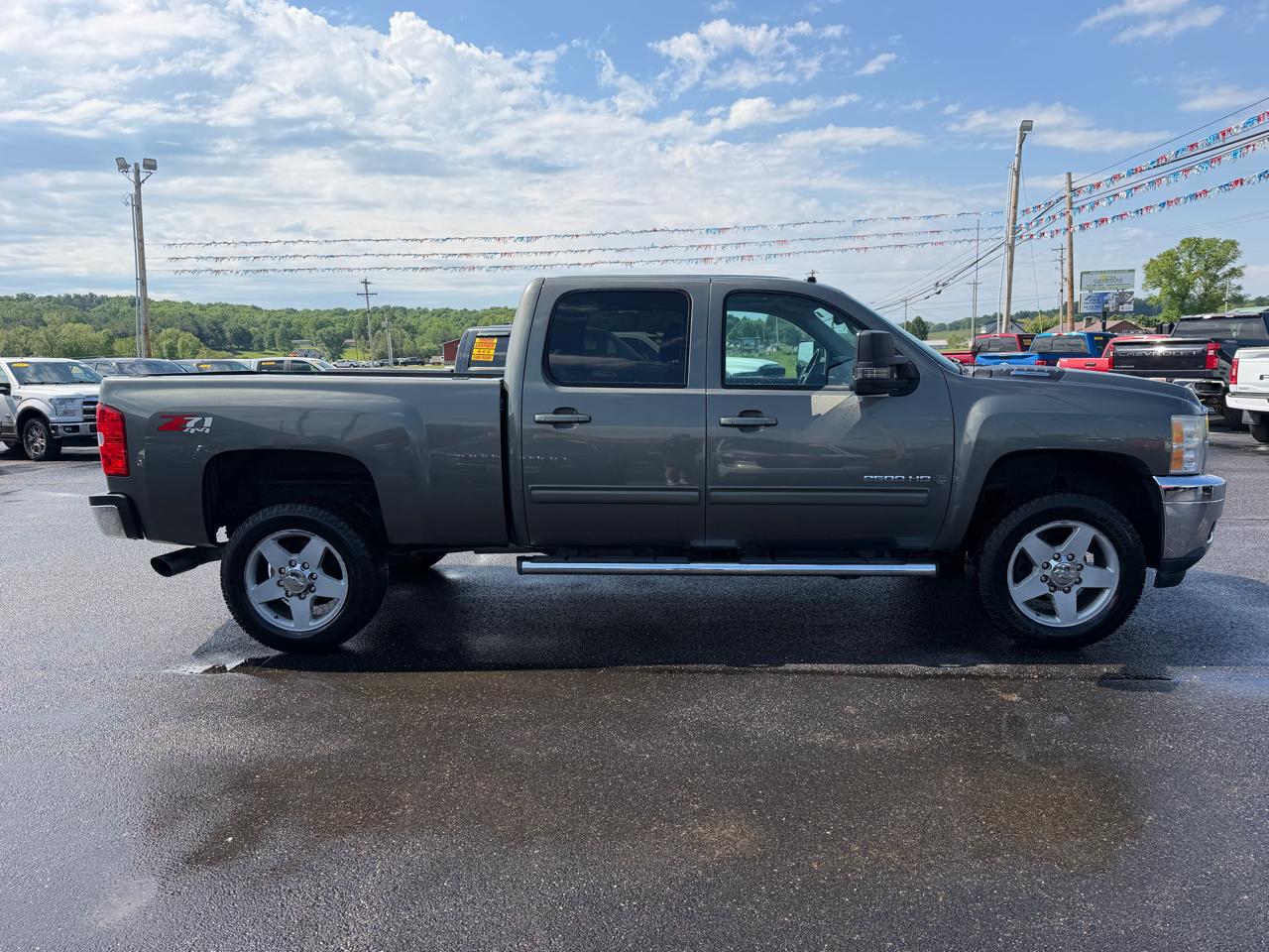Chevrolet Silverado 2500HD 4WD Crew Cab 153.7" LTZ 2011