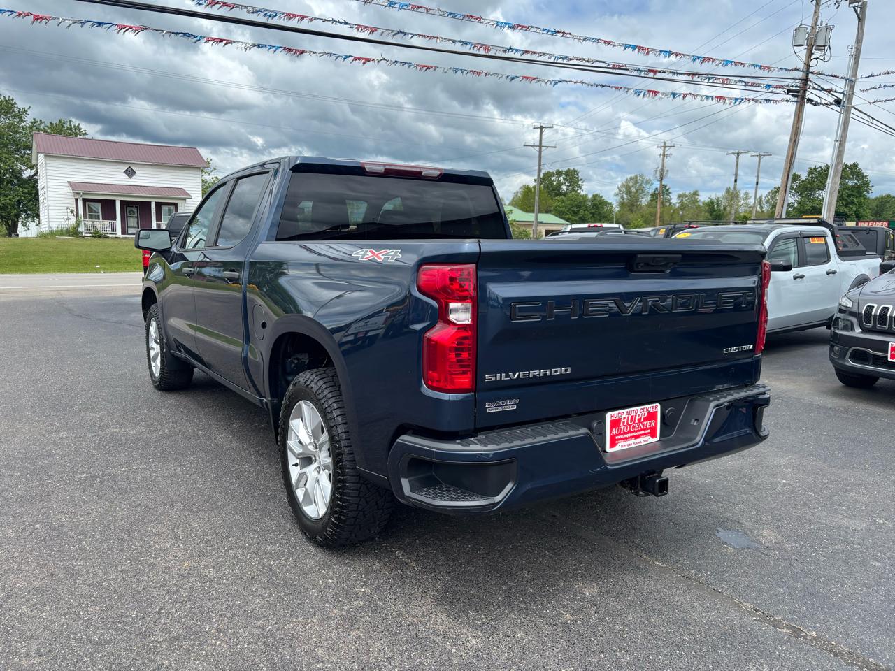 Chevrolet Silverado 1500 4WD Crew Cab 147" Custom 2022
