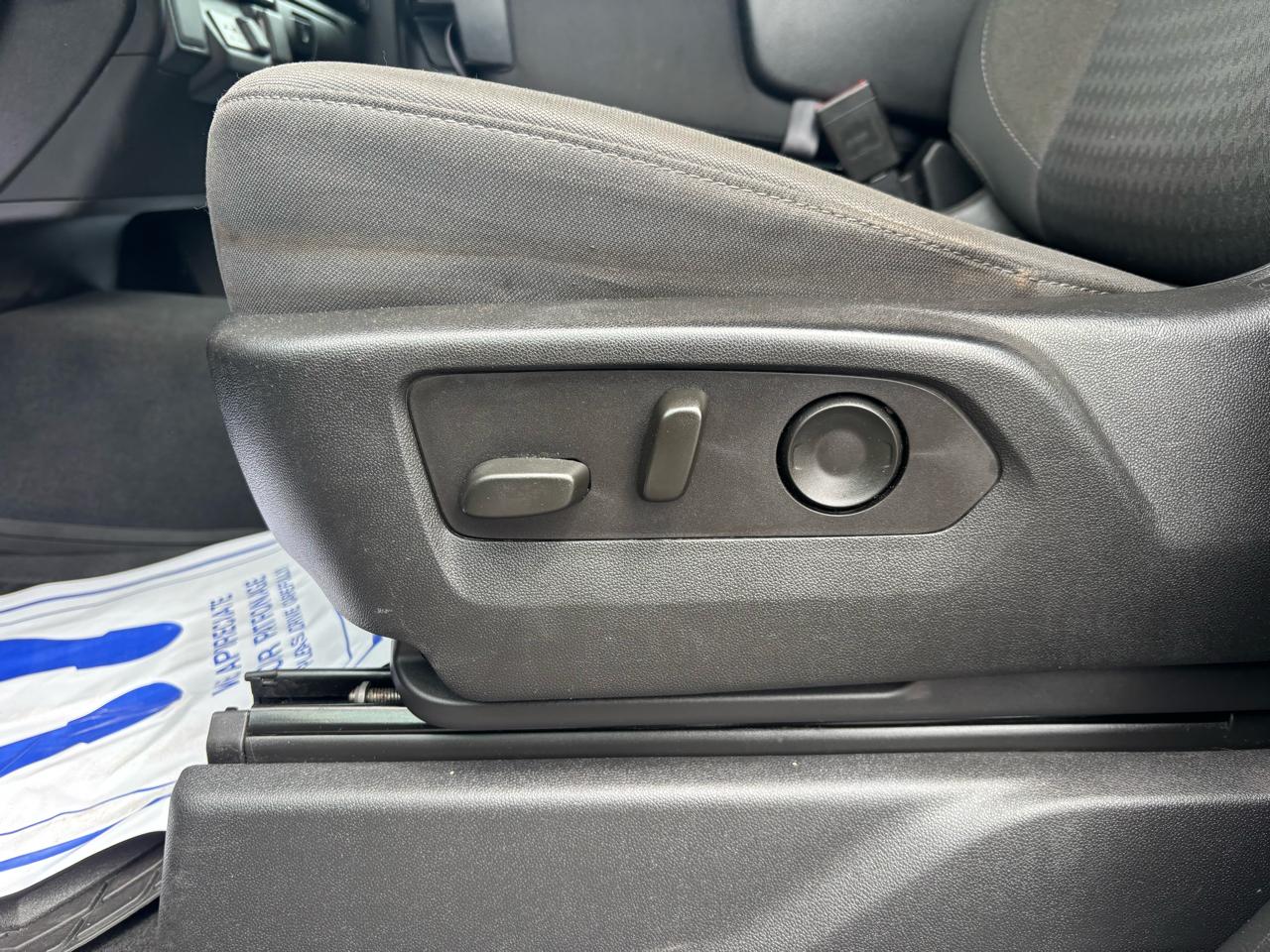 Chevrolet Silverado 1500 4WD Crew Cab 147" Custom 2022
