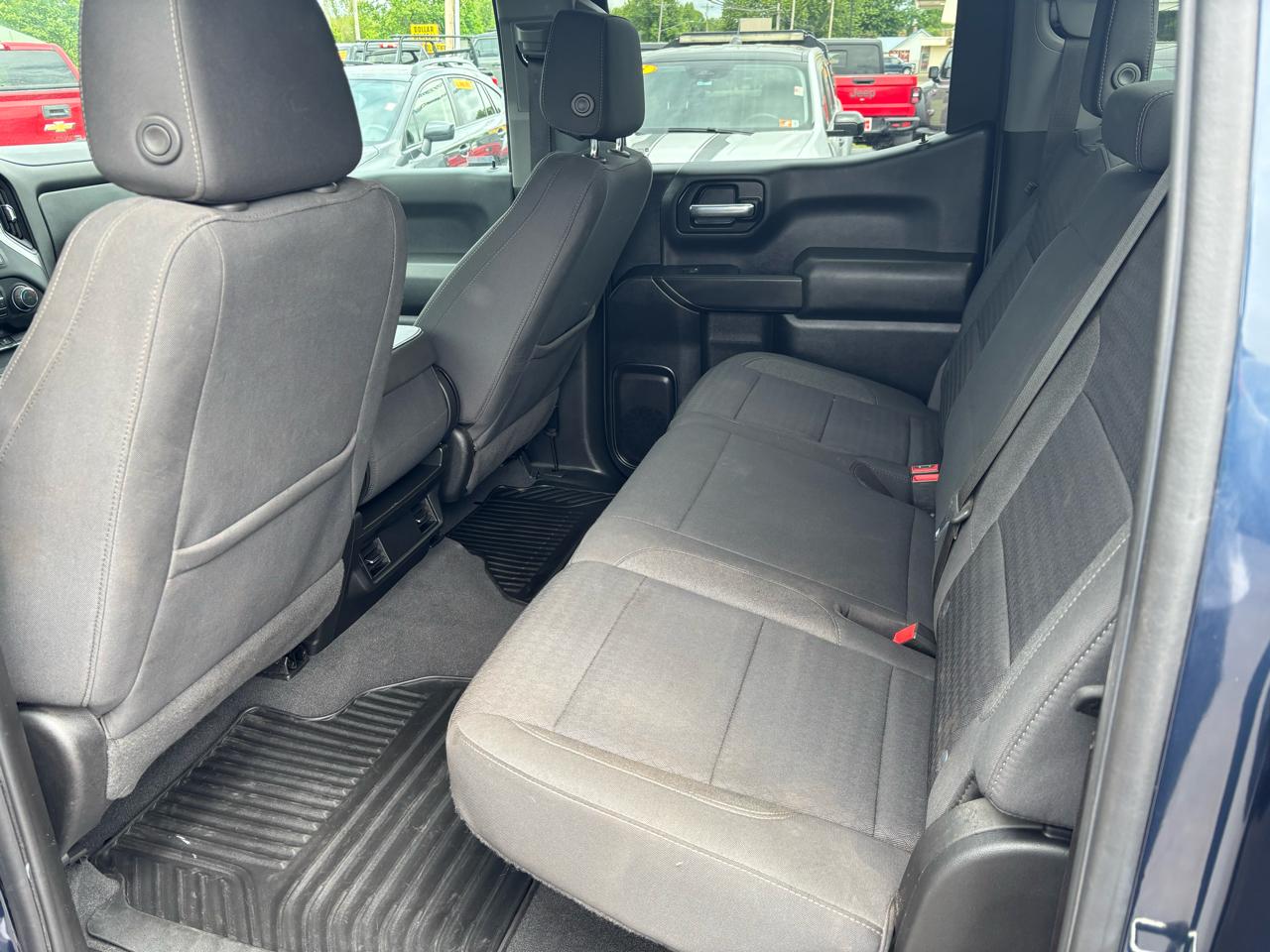 Chevrolet Silverado 1500 4WD Crew Cab 147" Custom 2022