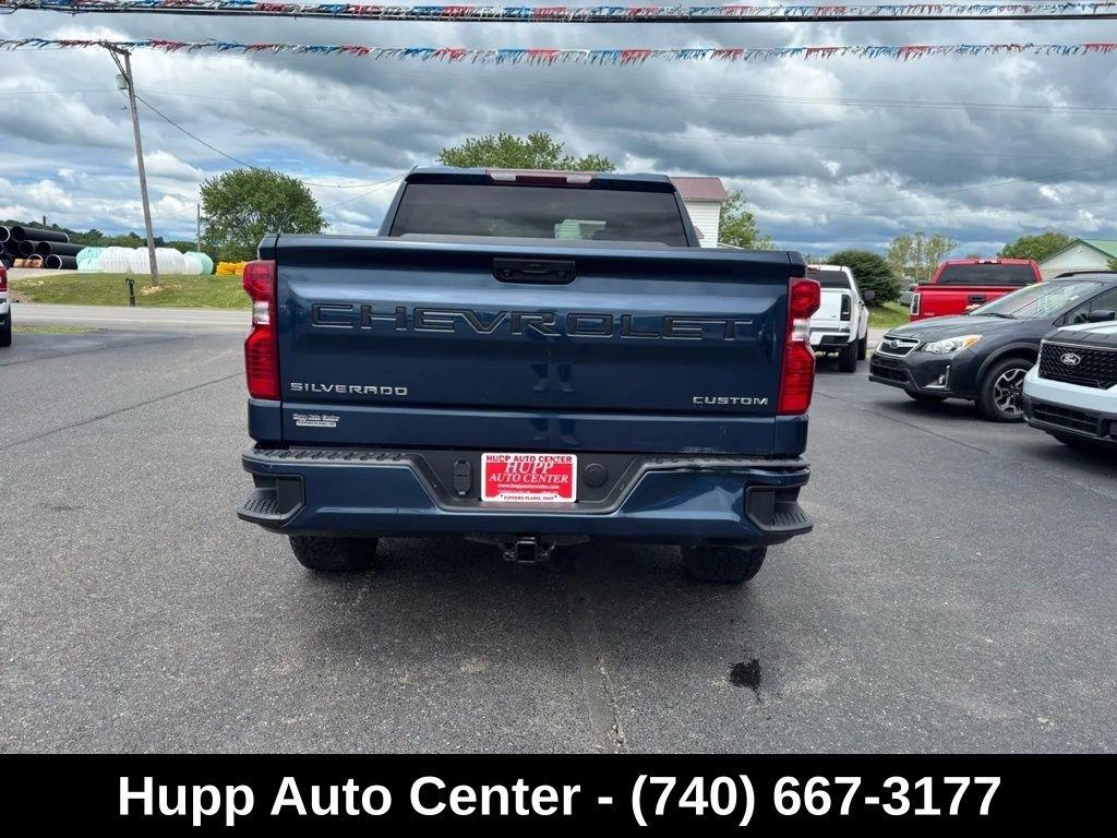 Chevrolet Silverado 1500 4WD Crew Cab 147" Custom 2022
