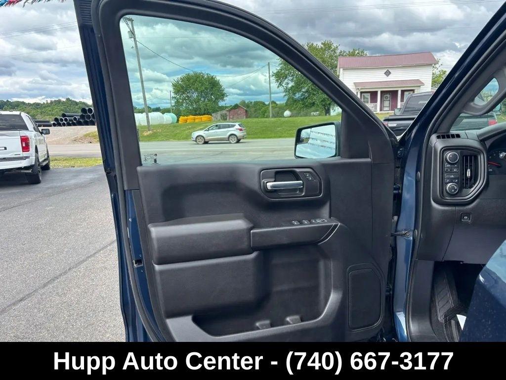 Chevrolet Silverado 1500 4WD Crew Cab 147" Custom 2022