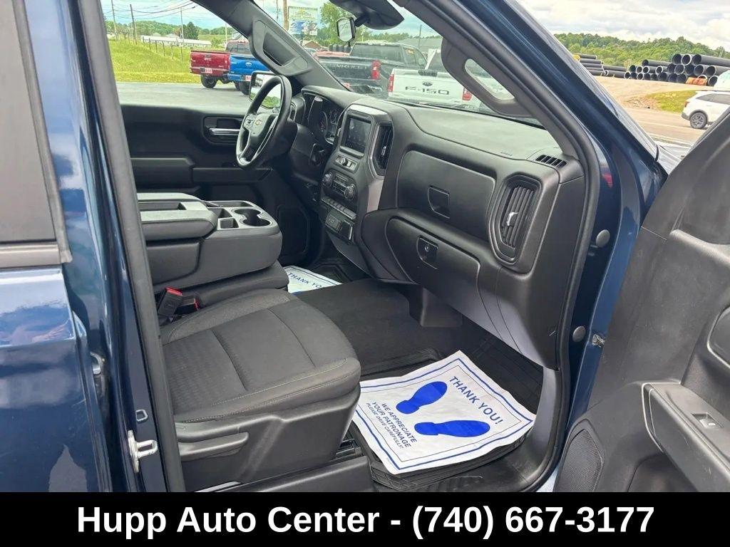 Chevrolet Silverado 1500 4WD Crew Cab 147" Custom 2022